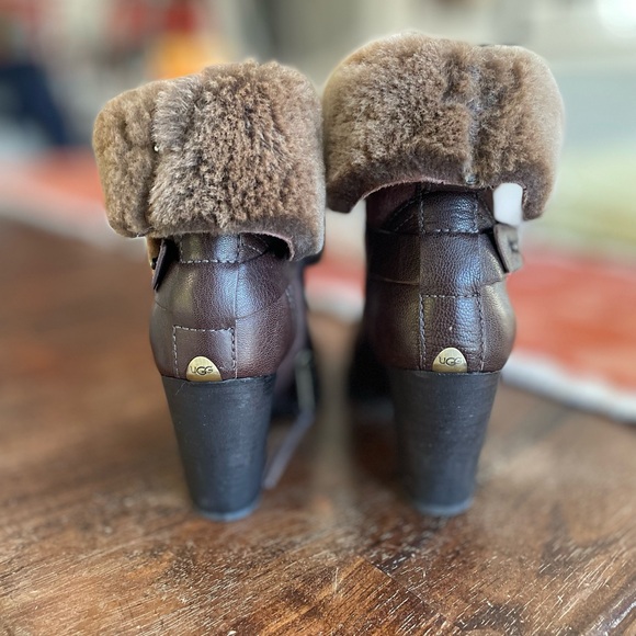 UGG size 7 leather and shearling boots - Picture 10 of 13
